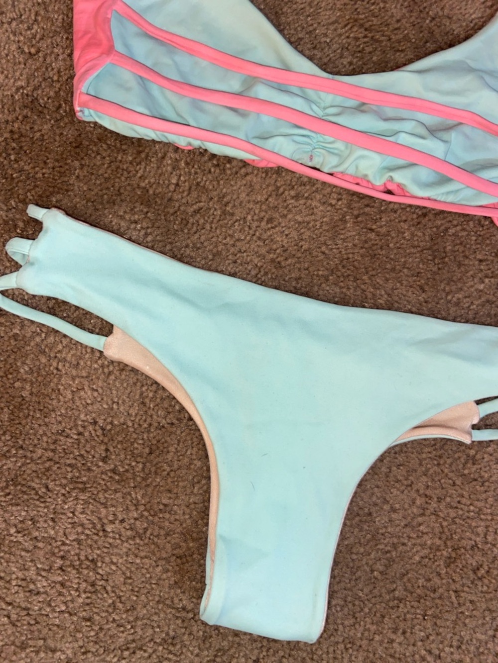 Bikini - Picture 8 of 9